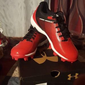 Kids cleats